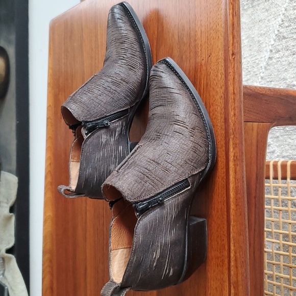 Frye Sacha Moto Shootie Ankle Boot Bootie Charcoal Cut Vintage Leather Snip Toe - Picture 2 of 7